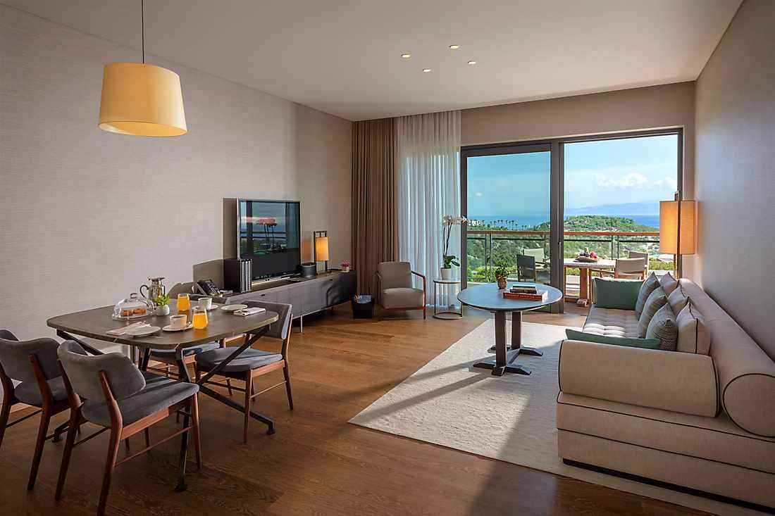 One Bedroom Sea View Apartment